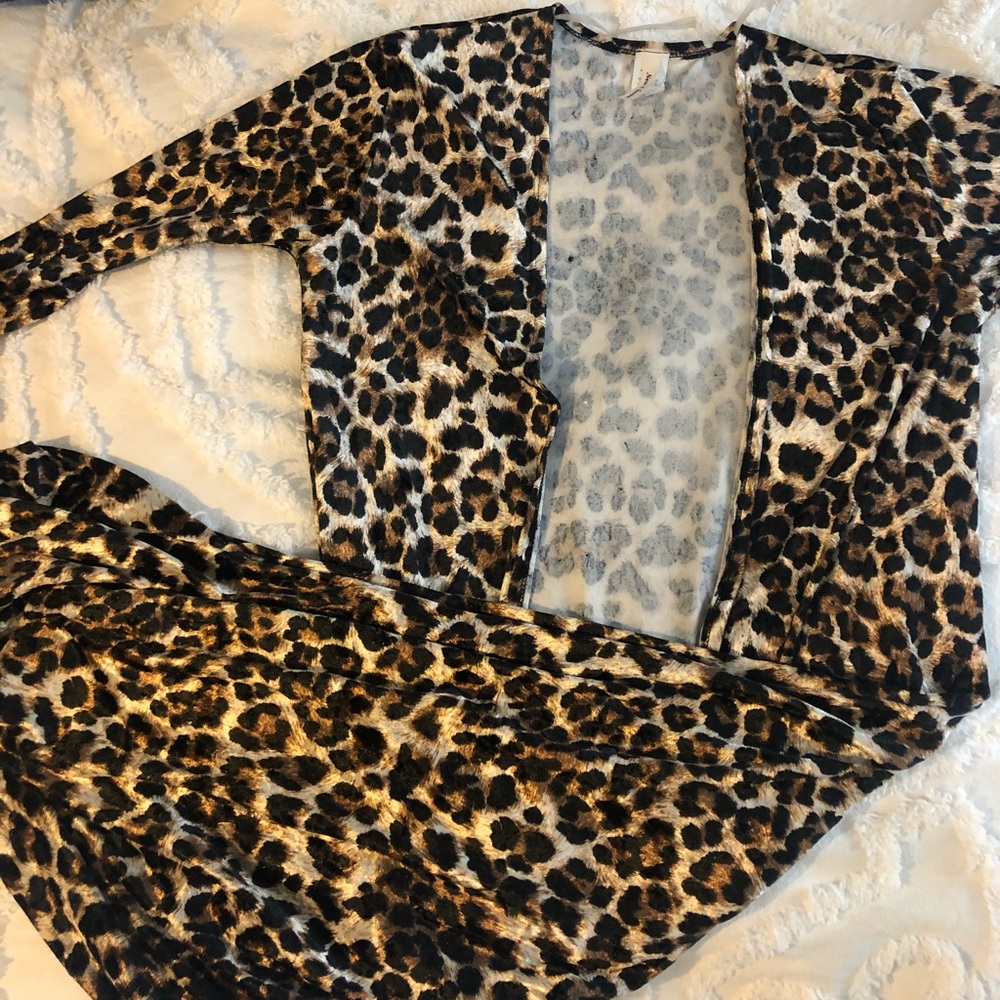 Velvet leopard kimono